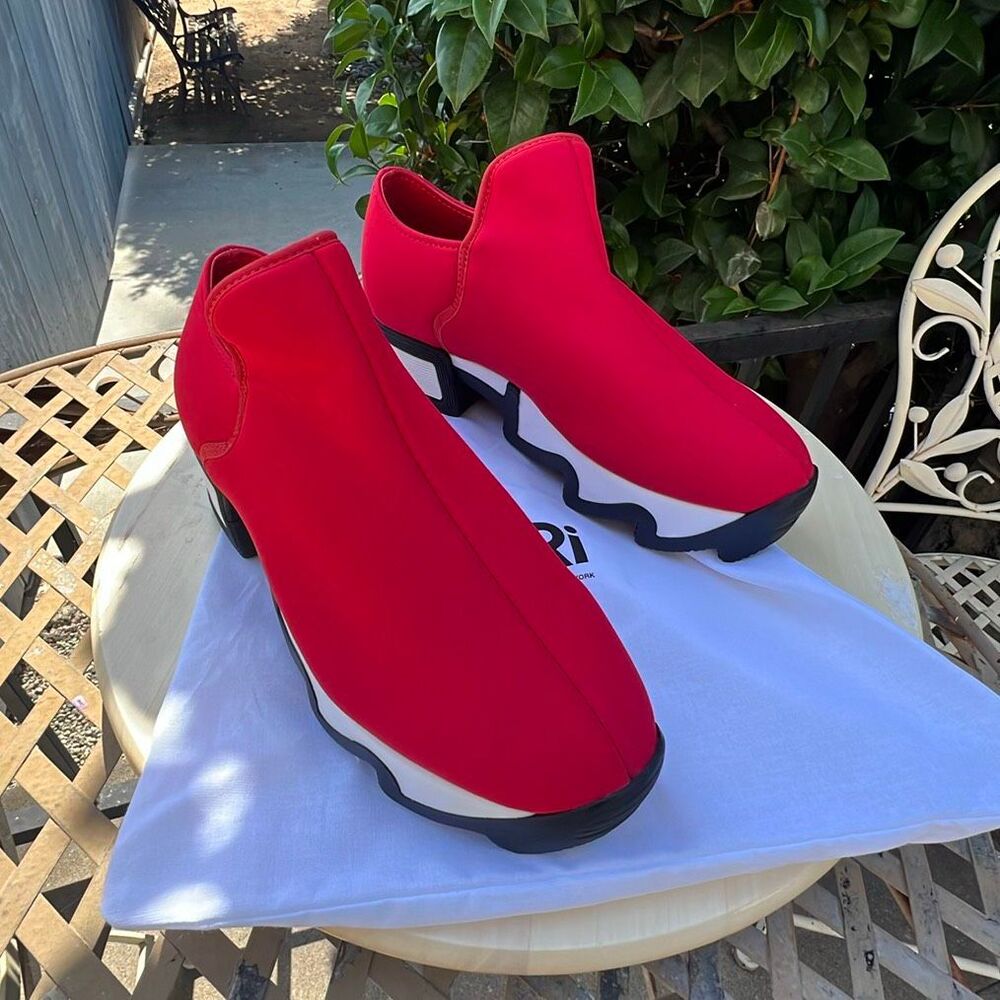 iRi WES Red Low Top Sneaker Nwot Size 37.5/7.5